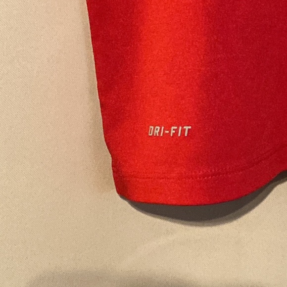 3/$20 Women’s size XL athletic shirt. - Picture 3 of 6